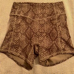 Balance Athletica Boa Ascend Short Medium